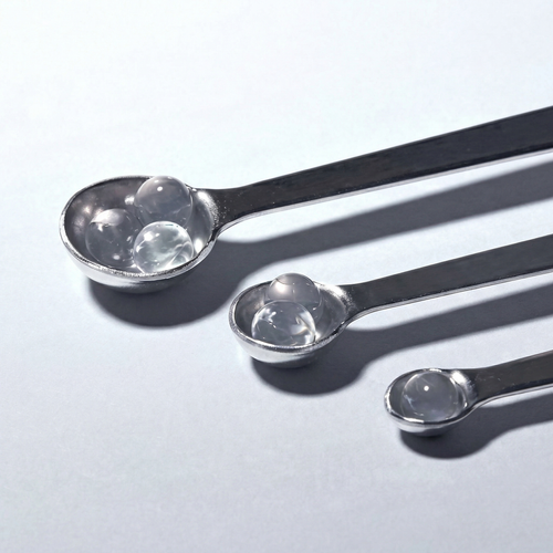 Lachs DNA Orb Serum. Das Serum, das seine Form verändert, sobald Sie es berühren.